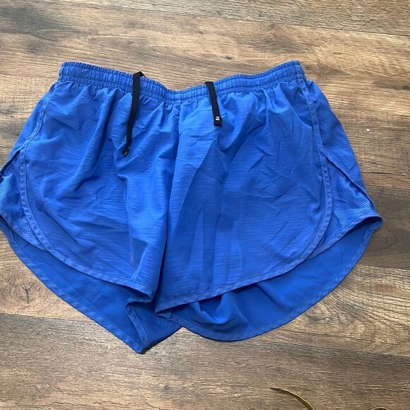 Nike running shorts size small. - Picture 1 of 3